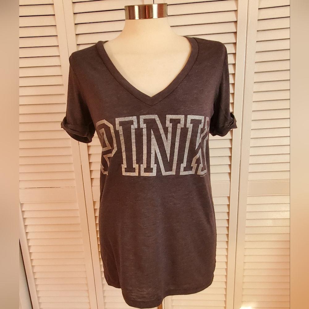 Victoria's Secret PINK Short Sleeve V Neck T-Shirt w/ Logo Size M.